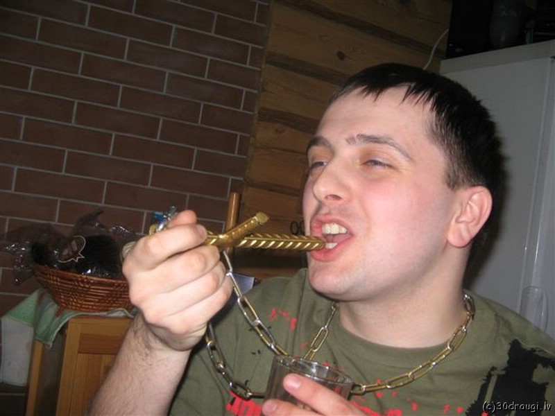 udzas-dzimen200502.jpg